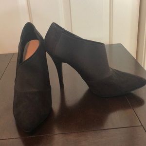 VERA WANG Black Booties/Heels